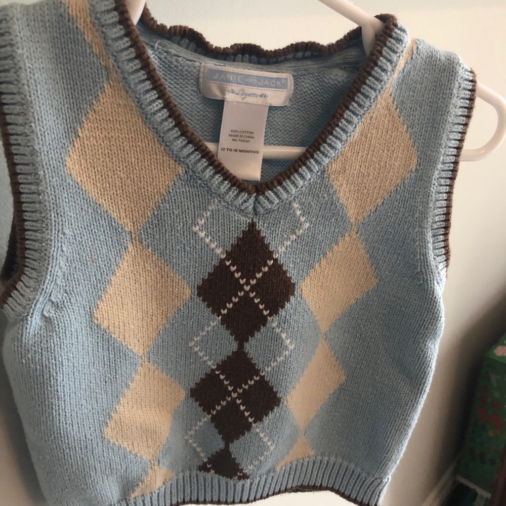 Sweater vest